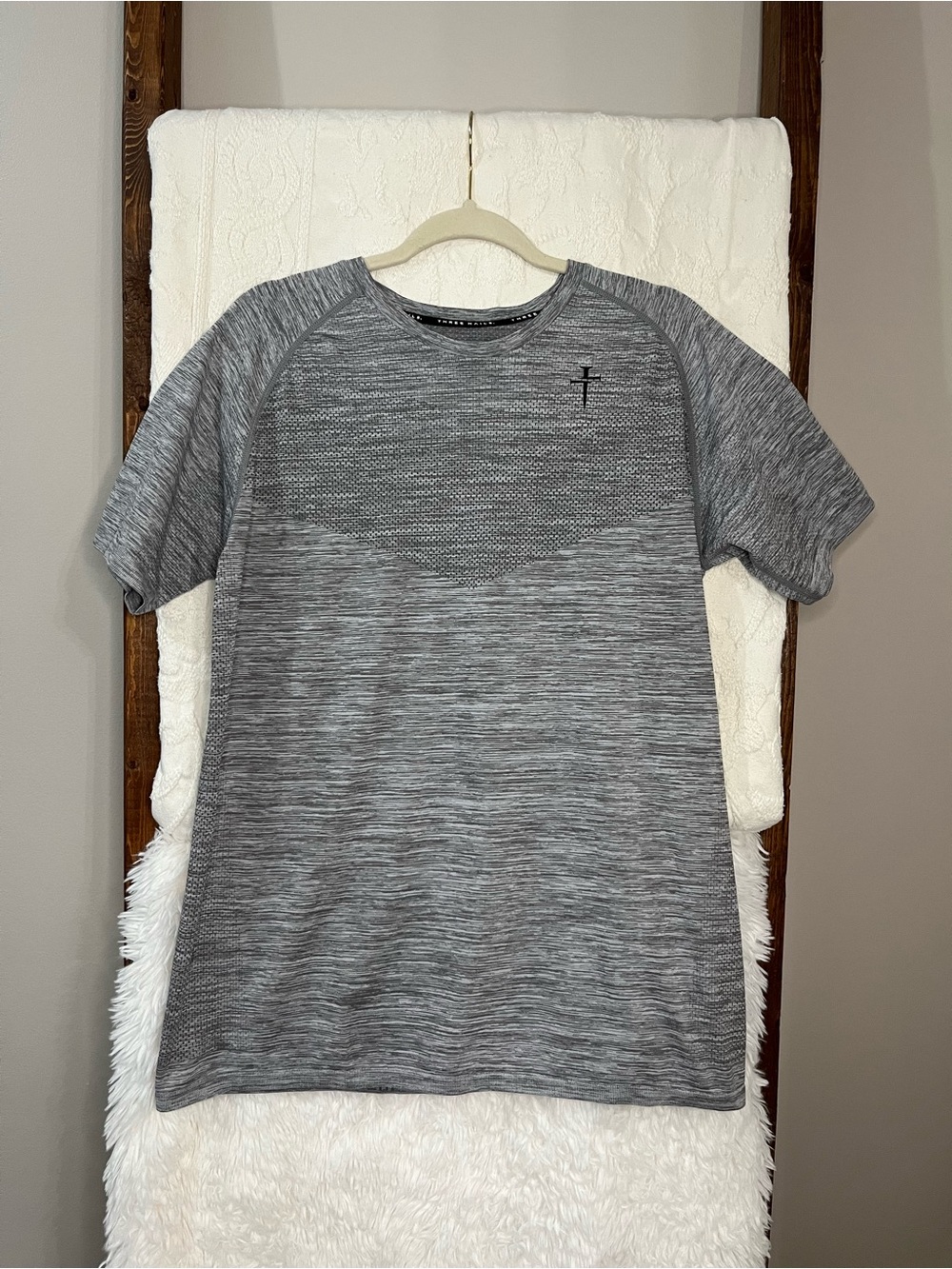 Three Nails Seamless 2.0 Performance Tee - Heather Grey - Medium
